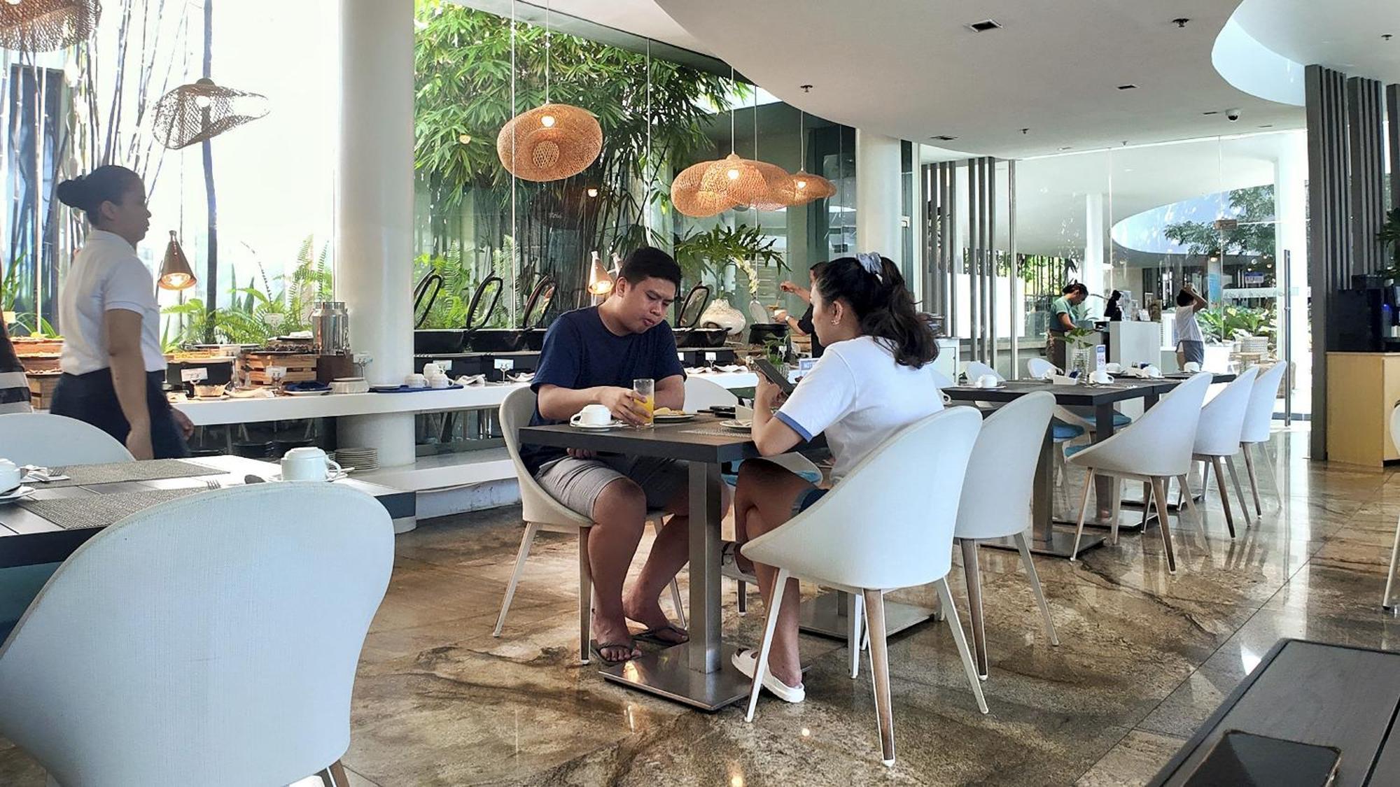 Dominiks Pink Dream Studio Balcony Ocean View Balcony Fast-Wifi At Tambuli Resort High Floor Lapu-Lapu City Exterior photo